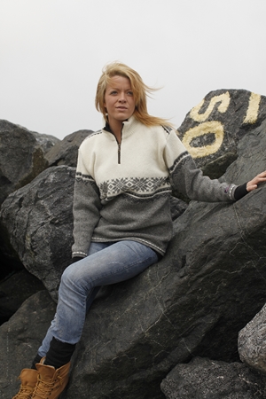 Smuk Norsk uld sweater i strik fra NORWOOL