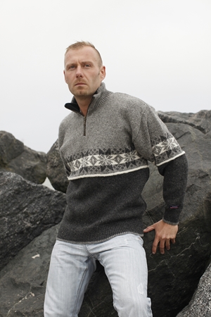 Norsk uldtrøje sweater i nordisk design af 100% ren uld