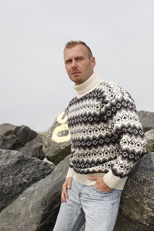 Flot Islænder Sweater strik med høj hals af 100% uld