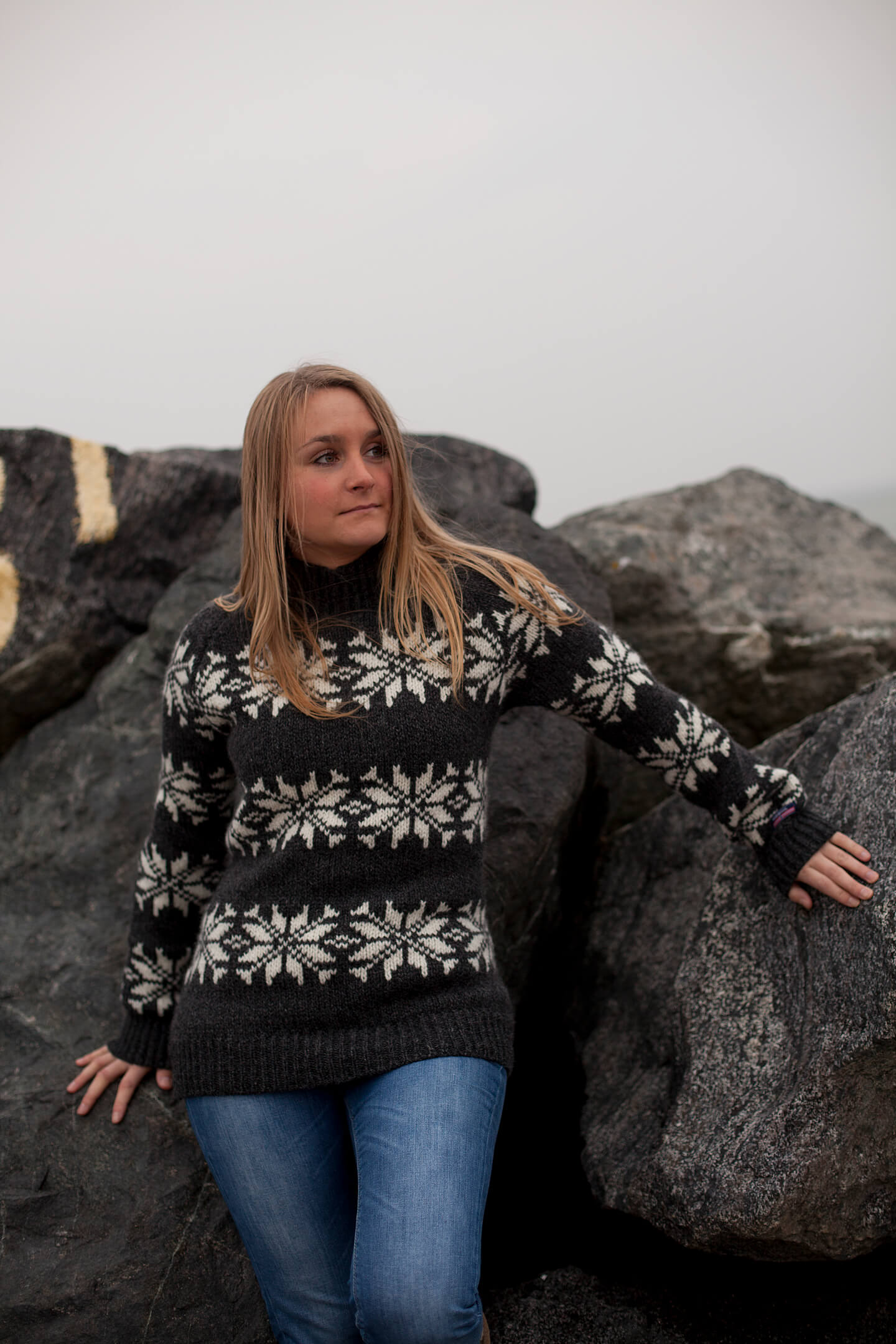 Forhandle pave grafisk Faconsyet Islandsk sweater fra Norwool af ren uld m/høj hals