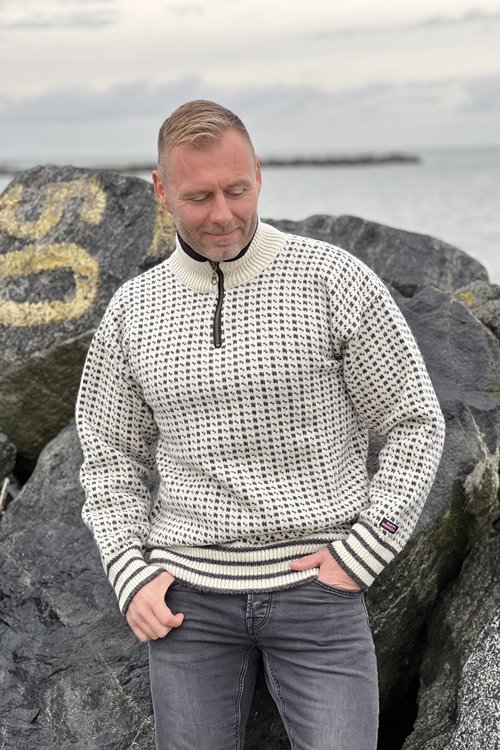 Islandske striktrøjer af 100% uld fra NORWOOL