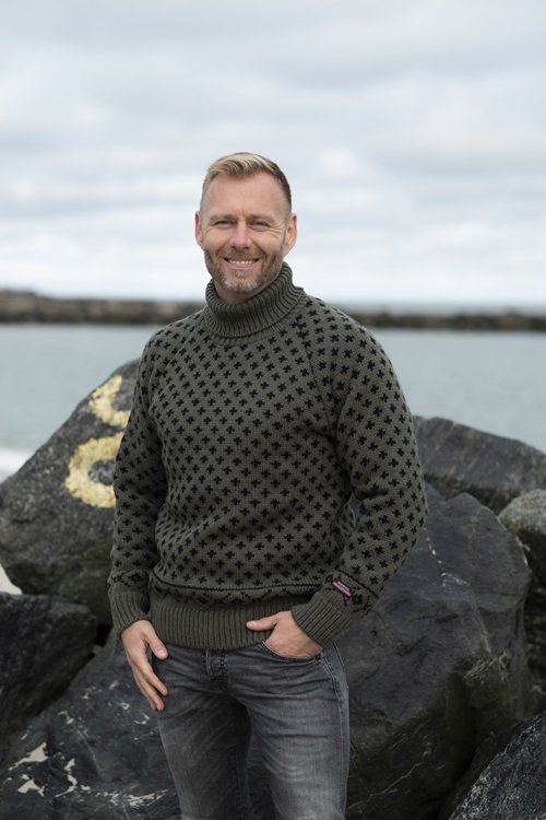 Færøsk Sweater med klassisk strik af ren ny uld.