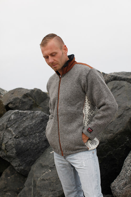 Windbreaker cardigan fra ren ny uld/kamgarn & lommer